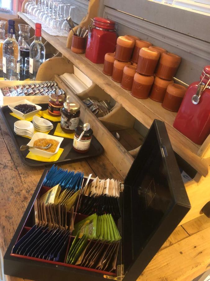 Hotel Ursula 캄보레방 외부 사진